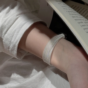 Wide woven mesh silver bracelet in S925 sterling silver with minimalist vintage style