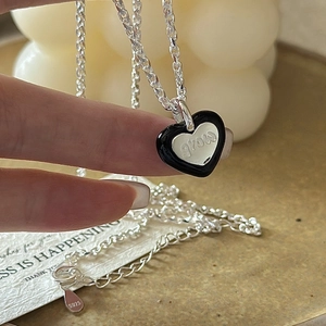 Collier en argent S925 avec pendentif cœur en émail noir et gravure grow