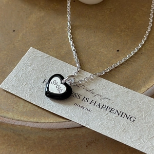 Collier vintage en argent 925 avec pendentif coeur émail noir et gravure Grow