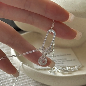 925 Sterling Silver Asymmetric Chain Necklace For Women Retro Geometric U-Shape Carabiner Pendant Rhinestone Inlaid Necklace Ins Style Niche Design Jewelry Gift