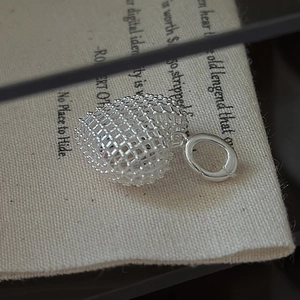 Minimalist S925 sterling silver 3D hollow mesh heart pendant with polished metal ring