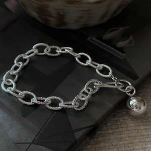 Chunky 925 sterling silver chain bracelet with hammered texture and polished ball charm