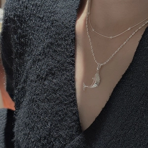 S925 Sterling Silber Doppellagige Halskette mit einem minimalistischen Wal-Anhänger
