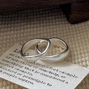 Minimalist S925 sterling silver interlocking rings with vintage matte finish for women