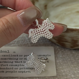 S925 sterling silver hollow horse pendant with intricate mesh design and polished finish