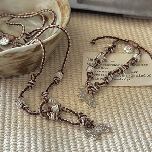 Collier artisanal rétro en argent S925 avec pendentif cheval et cordon tissé sur maille