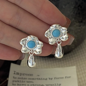 Vintage S925 sterling silver flower earrings with turquoise stone and silver teardrop