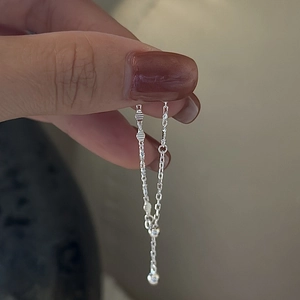 Minimalist S925 sterling silver chain ring with a delicate polished bead detail for women
