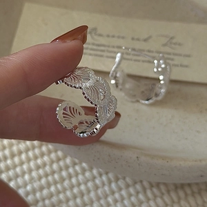 S925 sterling silver hoop earrings featuring vintage lace texture and scalloped cutouts