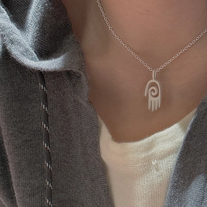 Collier main de Hamsa en argent sterling S925 avec motif spirale sur chaîne fine