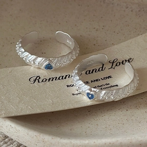S925 sterling silver open rings with blue heart zircon and irregular textured finish