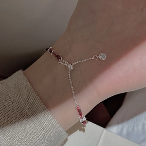 Bracelet minimaliste en argent S925 avec cordon rouge et pendentif en zircone cubique