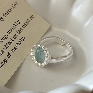 Anello aperto vintage in argento sterling S925 con acquamarina ovale e trama martellata