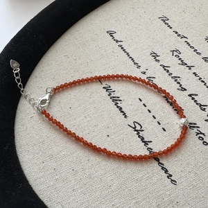 Bracelet Vintage en Argent Sterling 925 avec Spinelle Rouge pour Femmes Petites Perles Rouges Minimalistes Pendentif Cœur en Strass Bijoux
