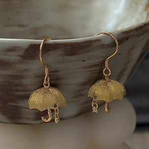 Vintage golden umbrella drop earrings with s925 silver hooks and crystal water droplets
