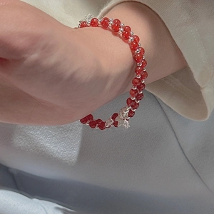 Bracelet double rang en argent S925 avec perles d'agate rouge et breloques de créatures