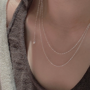 Collier minimaliste en argent S925 avec texture d'eau et petit pendentif en forme de cœur