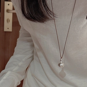 Collana con ciondolo a forma di cachi in argento sterling S925 e cordino marrone