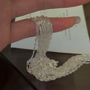 Collier chaîne à vagues en argent sterling S925 avec un design minimaliste à cordon réglable