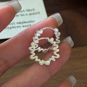 Boucles d'Oreilles Créoles en Argent Sterling 925 Motif de Vagues pour Femmes Minimaliste Vintage Texture Irrégulière Bijoux de Mode