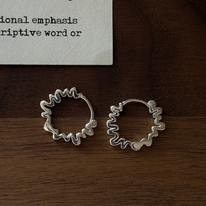 Boucles d'oreilles créoles en argent 925 avec design de texture ondulée vintage