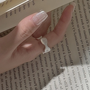 S925 Sterling Silber offener Ring mit Vintage gebürsteter Textur und Sternenmotiv
