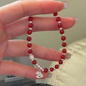 Bracelet en argent S925 avec perles d'agate rouge et breloque cheval à bascule