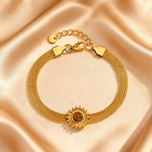 Bracelet en Maille d'Acier Inoxydable Rétro Avec Pierre Oeil de Tigre Naturelle Pendentif Soleil Doré Bijoux Femme