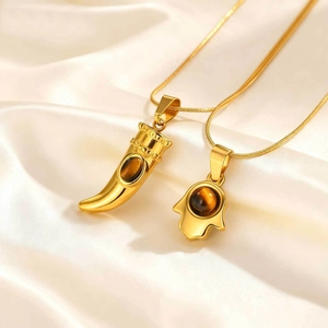 Collana con Pendente a Forma di Mano di Fatima e Corno in Acciaio Inossidabile per Donna Placcata in Oro Pietra Occhio di Tigre Naturale Gioielli Etnici Retrò Regalo