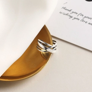 Minimalist irregular S925 silver ring with multi-layered intertwined geometric line design