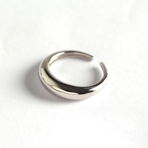 Minimalistischer S925 Silberring, offen verstellbar mit polierter Spiegeloberfläche