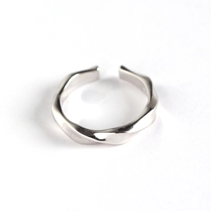 Minimalist S925 sterling silver twisted wave ring with adjustable open band design for women