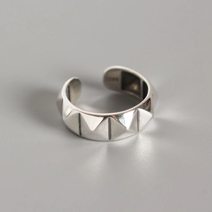 Bague Ouverte en Argent Sterling S925 Clou Pyramide Minimaliste Style Punk Géométrique Réglable Bijoux en Argent