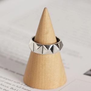 Bague large en argent s925 minimaliste avec motifs de clous géométriques style punk