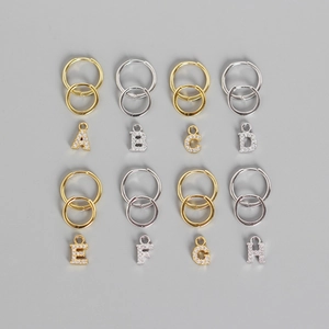 Boucles d'Oreilles Clous Initiales en Argent Sterling 925 et Strass pour Femmes Alphabet Personnalisé Or Argent Créoles Bijoux de Mode Cadeau