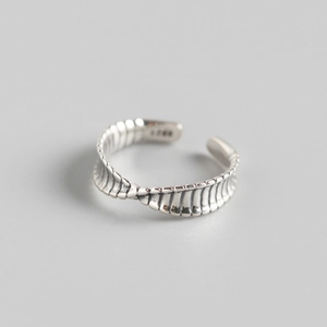 S925 Sterling Silver Twisted Moebius Open Ring Vintage Oxidized Finish Adjustable Geometric Finger Ring Fashion Jewelry