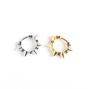 Boucles d'oreilles punk en argent S925 avec pointes or et argent et pierres noires