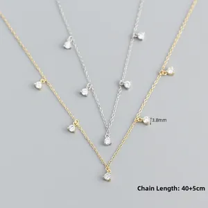 Dettaglio di collane in argento S925 con ciondoli zircone 3,8mm e catena da 40+5cm