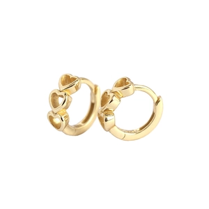 Minimalistische S925 Silber Creolen mit drei goldenen, hohlen Herzmustern für Damen