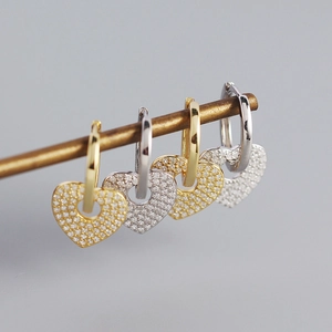 Boucles d'oreilles cœur en argent S925 avec pavé de zircons cubiques brillants