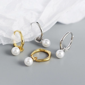 S925 silver geometric hoop earrings with round faux pearls in gold and silver finish