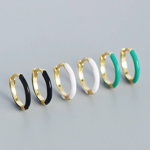 Boucles d'oreilles créoles minimalistes en argent S925 émail noir blanc et vert