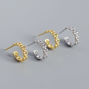 S925 silver C-shaped earrings with geometric chain strap design in gold and silver