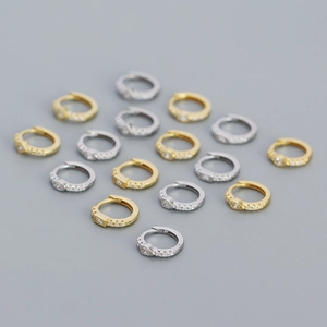 Elegant s925 silver hoop earrings with pave cubic zirconia in gold and silver finish
