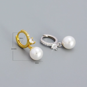 Dimensioni dettagliate degli orecchini a cerchio con perle, zirconi e perla da 8mm