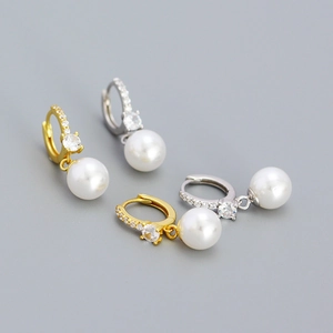 Eleganti orecchini di perle in argento S925 con strass scintillanti in oro e argento