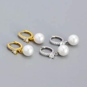 Eleganti orecchini a cerchio con perle e zirconi in argento s925 nei colori oro e argento