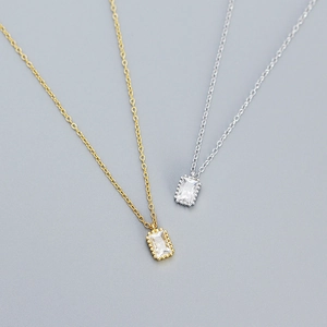 Elegant 925 Sterling Silver Rectangular Zirconia Pendant Necklace For Women Retro Milgrain Emerald Cut Zirconia Clavicle Chain
