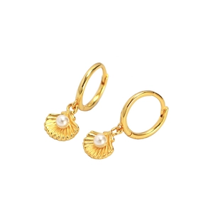 Marine-style S925 silver shell earrings with pearls and gold-plated hoops for women