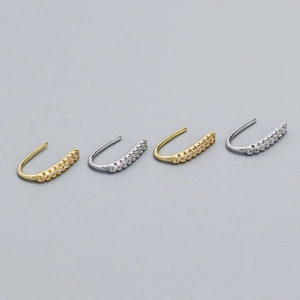 Boucles d'oreilles crochet J en argent S925 minimalistes avec rangée de zircones cubiques